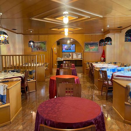 Hotel International Tarvisio Bagian luar foto